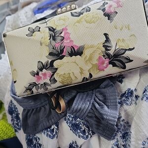 Chic Floral Clutch - Cream, Pink, and Black